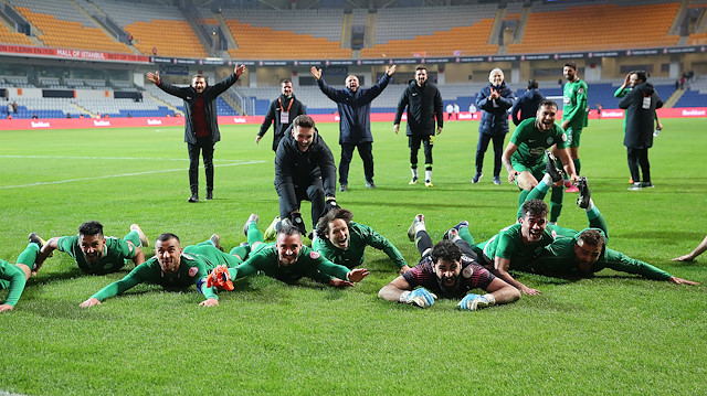 Kırklarelisporlu futbolcuların İstanbul'daki maçta yaşadığı sevinç