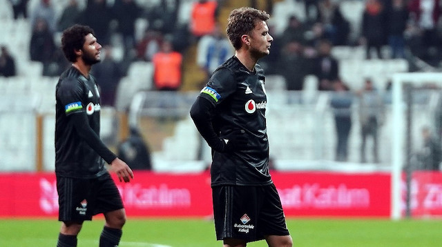 Beşiktaşlı futbolcuların ortaya koydukları performans büyük hayal kırıklığı yaşaıtyor.