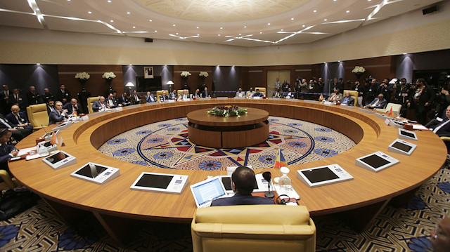 Foreign Ministers and officials from countries neighbouring Libya hold a meeting 
