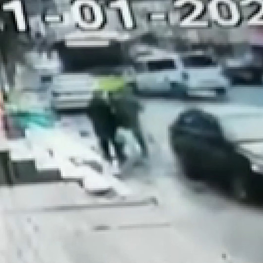 İETTyle minibüs kafa kafaya çarpıştı