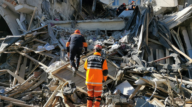 Elazığ'da depremde yıkılan binalar