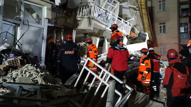Elazığ'da yaşanan depremde 19 kişi hayatını kaybederken 922 kişi yaralandı.