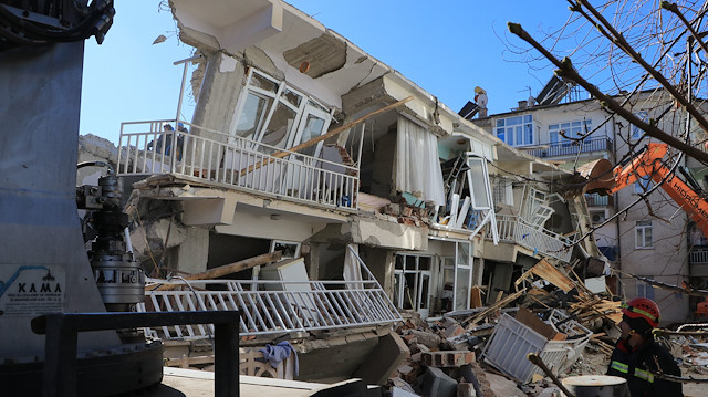 AFAD'dan deprem bölgesine yardım uyarısı