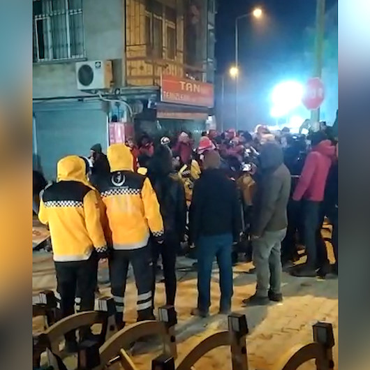 Enkaz altında kalan 5 yaşındaki çocuk sağ olarak kurtarıldı
