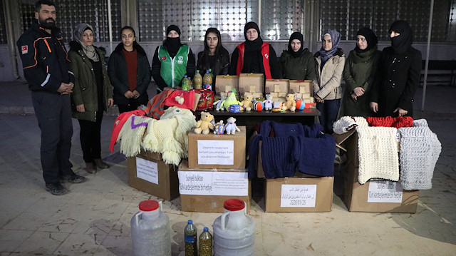 Afrinli kadınlar Elazığ'da gerçekleşen deprem sonrası kısıtlı imkanlarına rağmen Türkiye'ye yardım gönderdiler