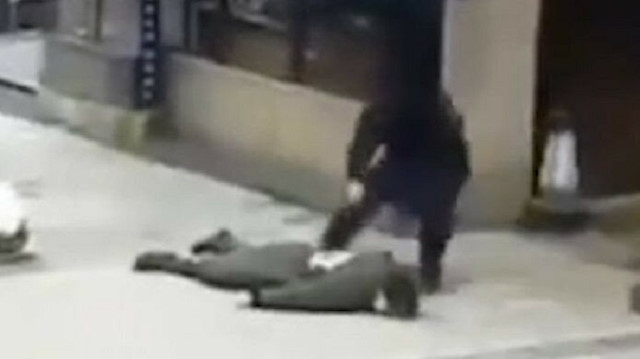 Terrifying
footage allegedly shows people collapsing in virus-hit
Chinese city
of Wuhan