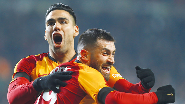 Radamel Falcao ve Ömer Bayram'ın gol sevinci