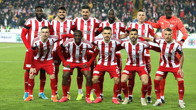 Sivasspor 41 puanla ligde zirvede yer alıyor.