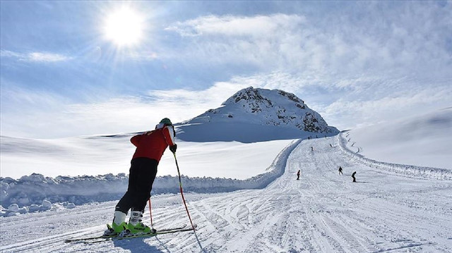 هكّاري التركية.. مركز للتزلج يستقطب عشاق الرياضات الشتوية في إيران والعراق
