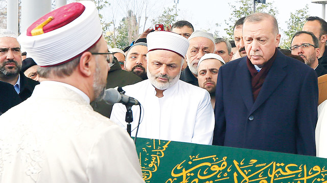 Cumhurbaşkanı Erdoğan merhum Vanlıoğlu’nun cenaze törenine katıldı.
