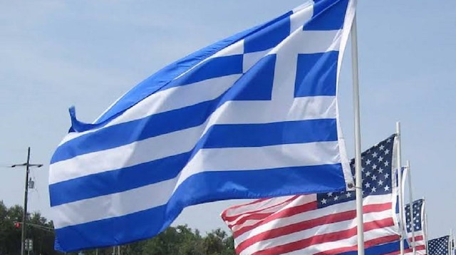 Yunan ve ABD bayrağı.