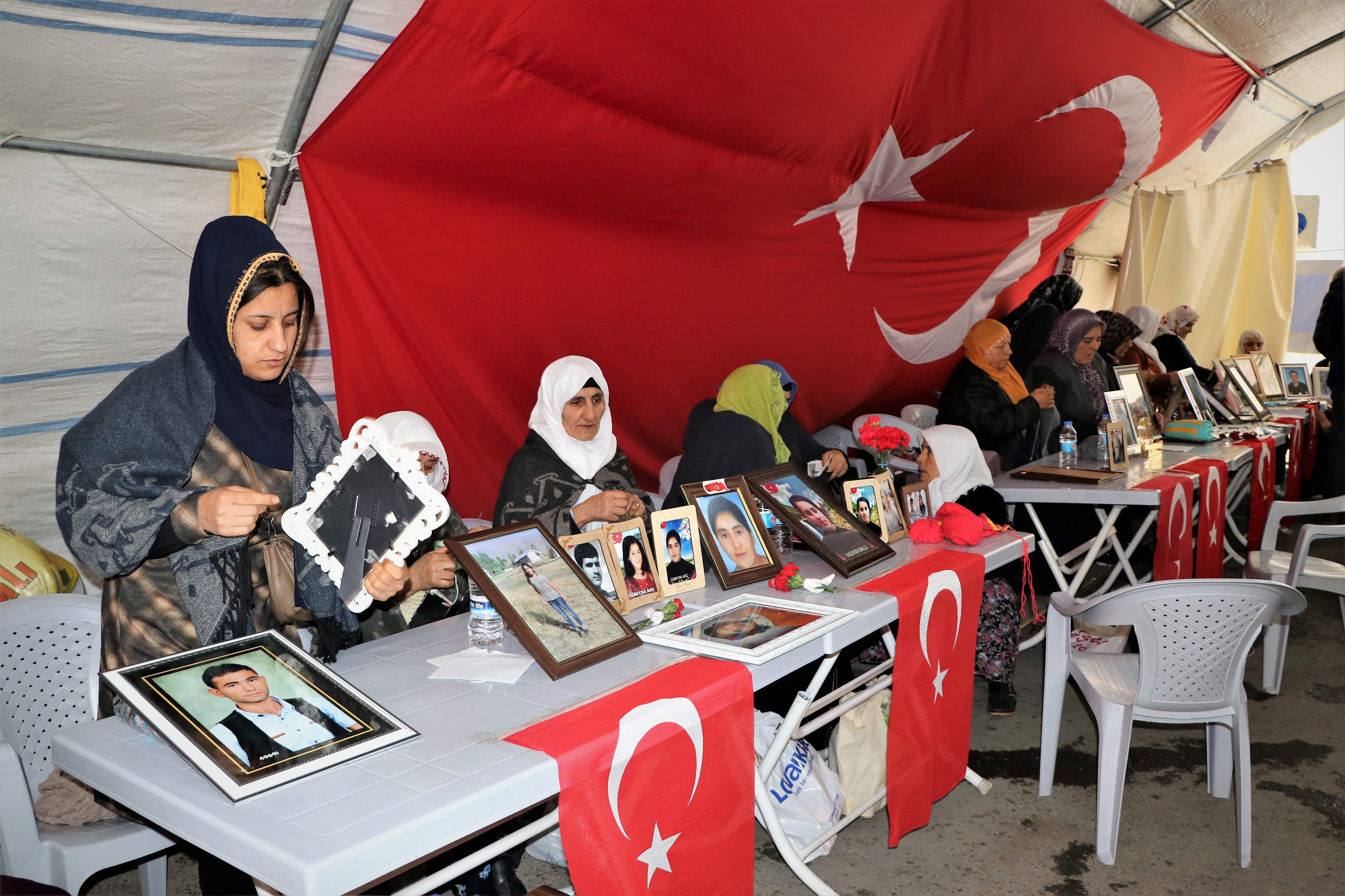 Diyarbakır annelerinin oturma eylemi