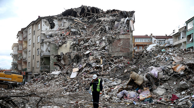 Elazığ'daki deprem sonrası hasar tespit edilen 80 okulda eğitim yapılmayacak.