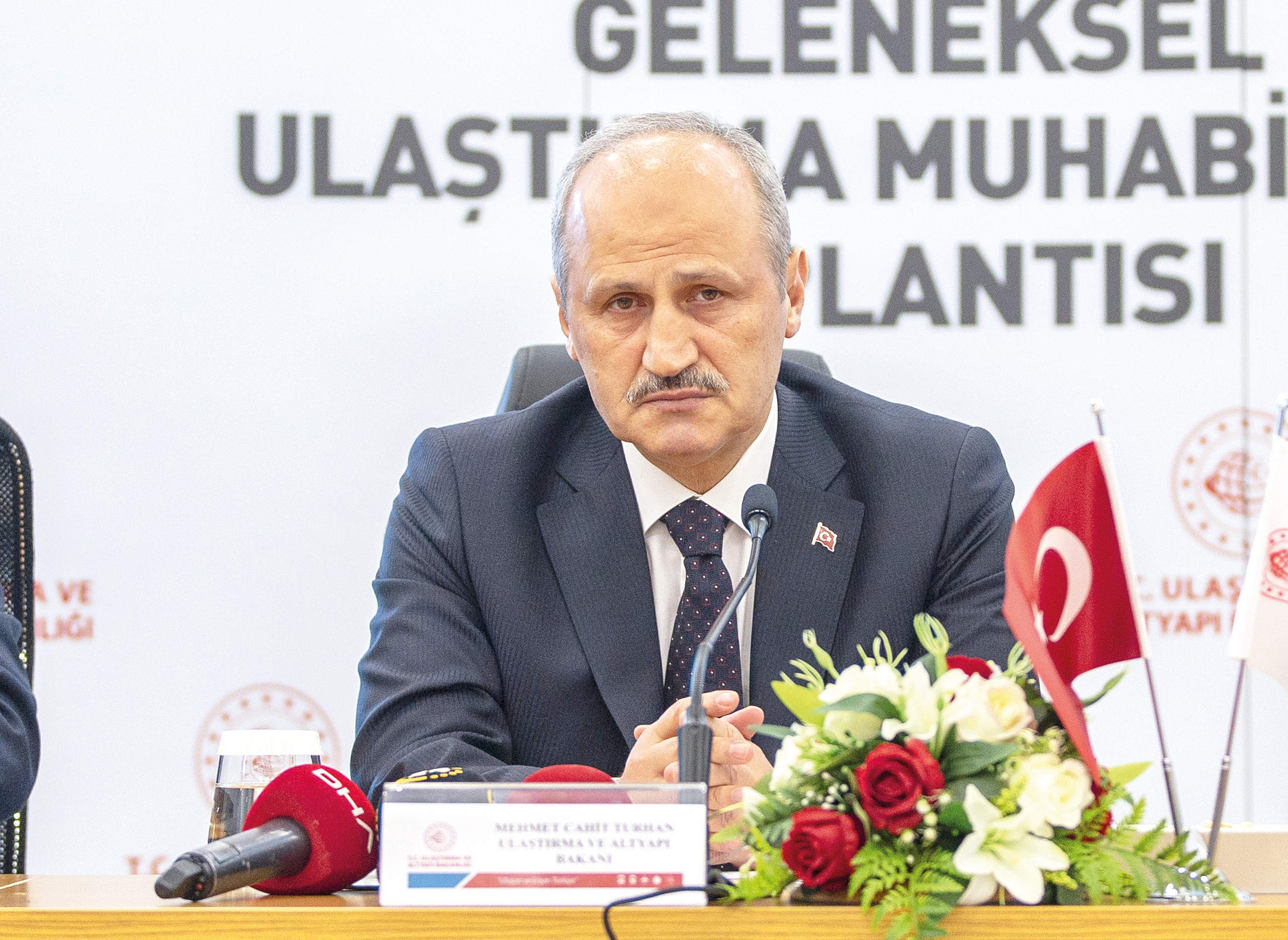 Ulaştırma ve Altyapı Bakanı Cahit Turhan, “Gerek resmi yazı yazarak gerek şifahi olarak projeyle ilgilenen birçok ülke firması ve kredi kuruluşu var. Rusya, Çin, Hollanda, Belçika, ayrıca münferit olarak dünyanın diğer ülkelerinden firmalar bu projemizle ilgileniyor