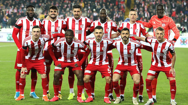 Sivasspor 41 puanla ligde zirvede yer alıyor.