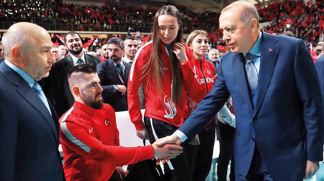 Cumhurbaşkanı Erdoğan Burhan Felek Atletizm Stadı ve Çalışma Salonları Açılış Töreni’ne katıldı.