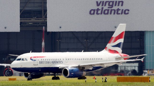 British Airlines, Heathrow Havalimanı'ndaki yüzlerce uçuşunu iptal etti. 
