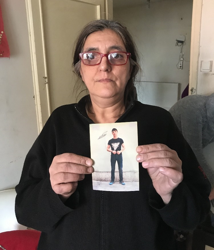 20 yaşındaki Niyazi Ustahüseyin'in annesi