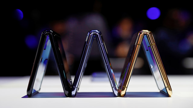 A trio of Samsung Galaxy Z Flip foldable smartphones is seen during Samsung Galaxy Unpacked 2020 in San Francisco, California, U.S. February 11, 2020. REUTERS/Stephen Lam

