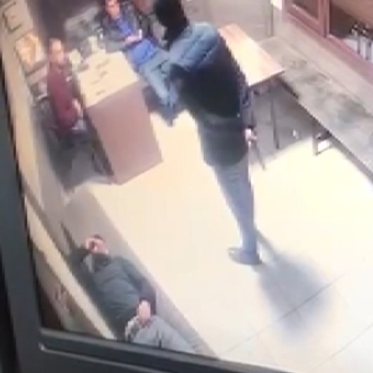 Ankarada taksi durağına silahlı saldırı kamerada
