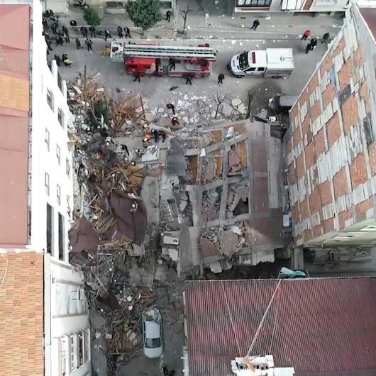 Bahçelievlerde çöken bina havadan görüntülendi