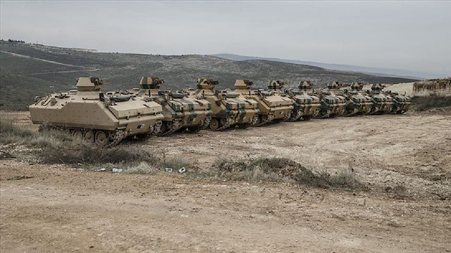 الجيش التركي يرسل تعزيزات لنقاط المراقبة في إدلب