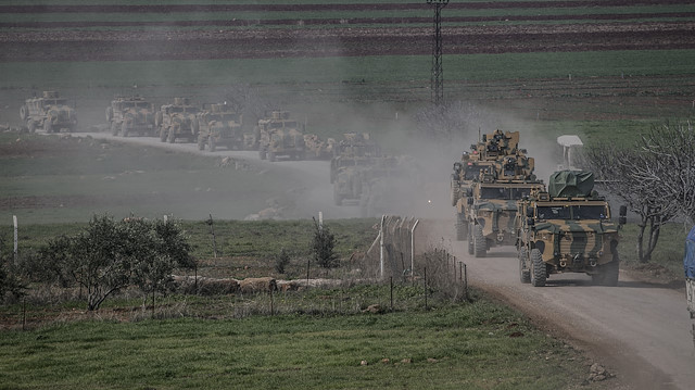 الجيش التركي يعزز قواته المتمركزة على الحدود مع سوريا