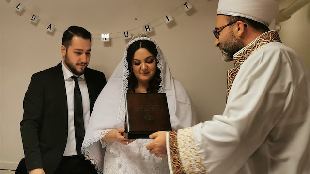Türk imamlar, bakanlığın tanıdığı resmi nikah kıyma yetkisini ilk kez kullandı.