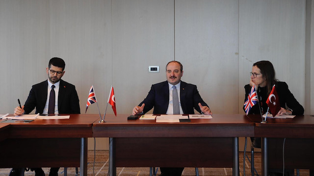 وزير الصناعة التركي يلتقي المستثمرين البريطانيين في بلاده