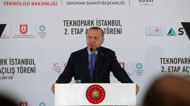 أردوغان يهنئ التركي "قره دنير" لفوزه ببطولة أوروبا للمصارعة