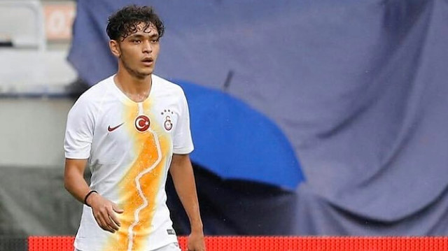 Mustafa Kapı, Galatasaray formasıyla altyapılarda dikkat çeken bir performans sergilemiş ve Avrupa kulüplerinin radarına girmişti.