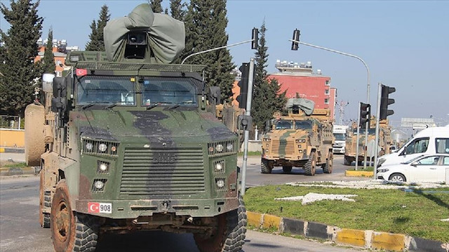 الجيش التركي يواصل تعزيزاته العسكرية على الحدود مع سوريا