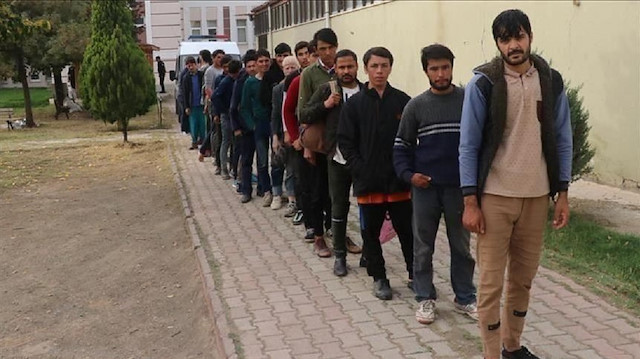ضبط 170 مهاجرا غير نظامي غربي تركيا