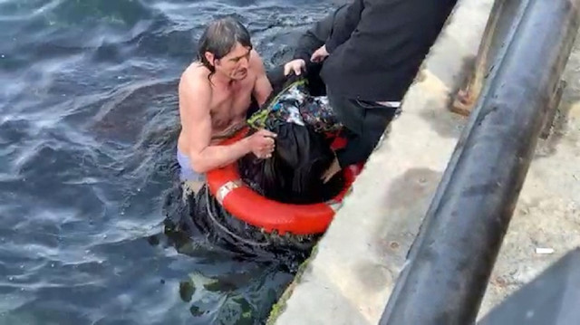 Denizde boğulmak üzere olan kadının kurtarıldı.