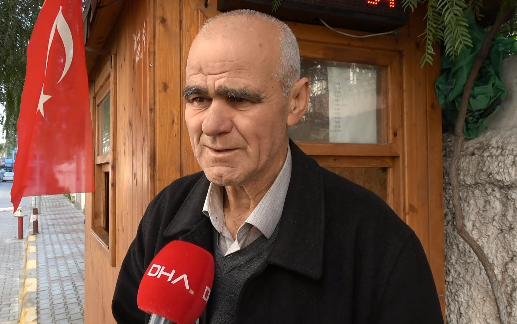 İzmir'de iki feribot için açılan isim anketinde 'Fethi Sekin' tartışmasına İzmirli vatandaşlardan tepki.