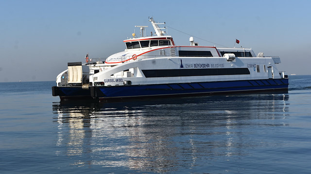 İzmir'de iki feribot için açılan isim anketinde 'Fethi Sekin' tartışması