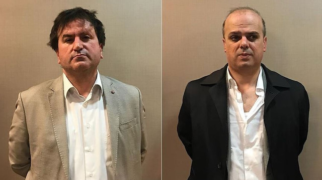 FETÖ'nün yurt dışı yapılanmasına yönelik soruşturma kapsamında Kosova'da yakalanarak Türkiye'ye getirilen Mustafa Erdem (solda) ve Yusuf Karabina.