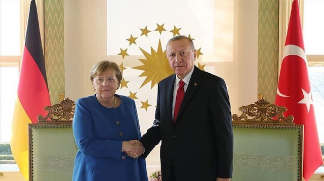 وزير ألماني: ميركل ستهاتف أردوغان حول الهجوم الإرهابي العنصري