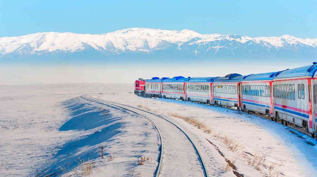 "قطار الشرق السريع السياحي" بتركيا.. تذكرة نحو كنوز الأناضول