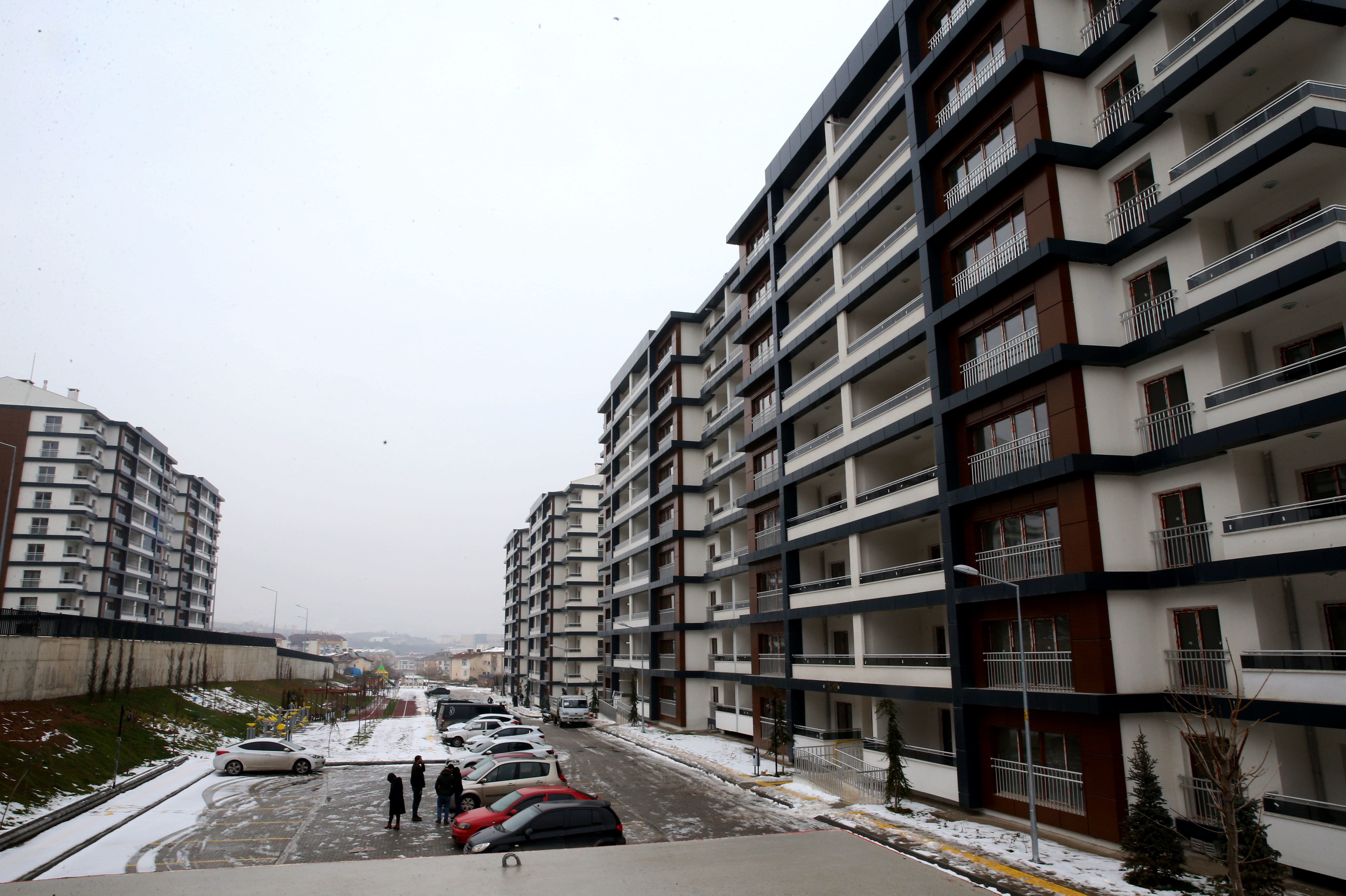 elazig da depremzedeler evlerinin anahtarini almanin sevincini yasadi yeni safak
