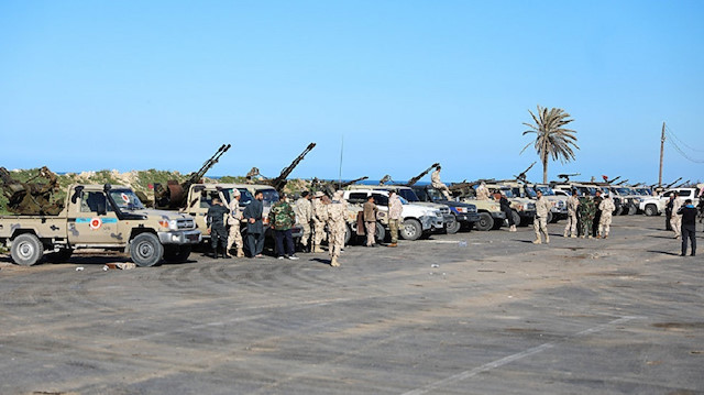 الحكومة الليبية ترصد طائرتي شحن إماراتيتين في قاعدة تتبع لحفتر