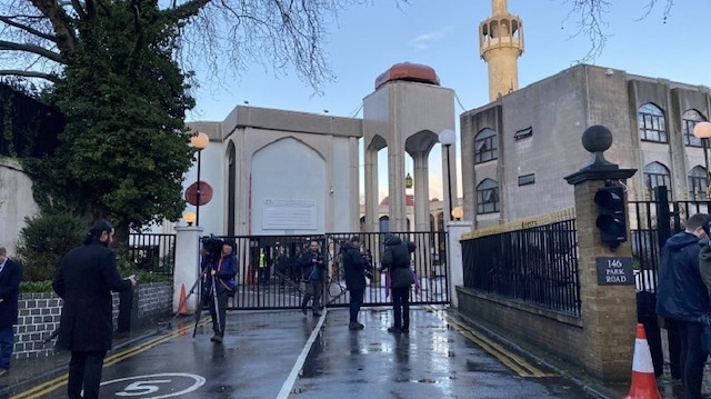 طعن مؤذن أثناء رفع نداء الصلاة بمسجد وسط لندن 