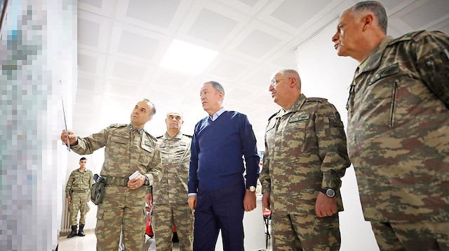 Milli Savunma Bakanı Hulusi Akar, Genelkurmay Başkanı Orgeneral Yaşar Güler ve Kara Kuvvetleri Komutanı Orgeneral Ümit Dündar