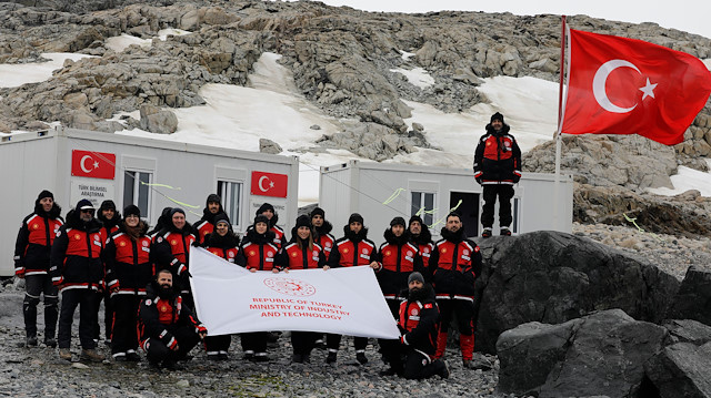 الفريق العلمي التركي يصل قاعدته المؤقتة في أنتاركتيكا