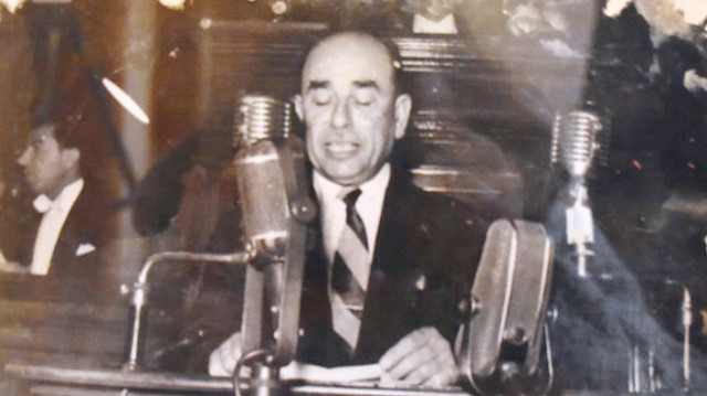 DP Afyon milletvekili Gazi Yiğitbaşı, locaların kapatılması için 1951 yılında teklif verdi.