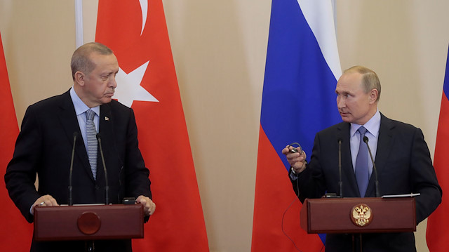 Russian President Vladimir Putin (R) and Turkish President Recep Tayyip Erdoğan 