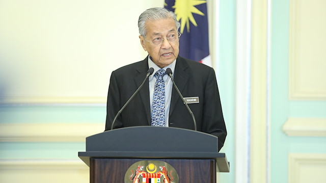 Malezya Başbakanı Mahathir Muhammed istifa etti.