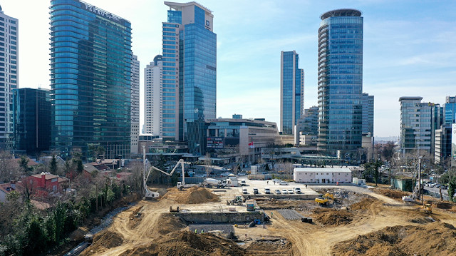 Camide 900 araçlık 4 katlı otopark bulunacak.