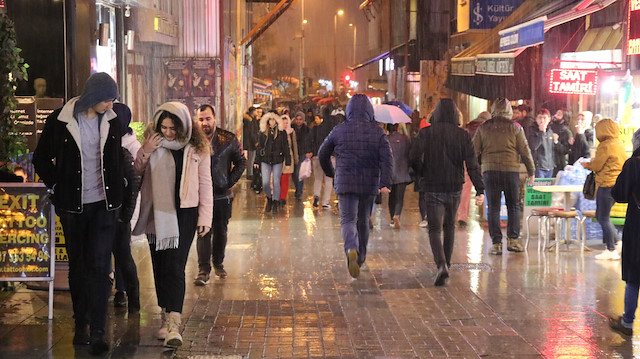 İstanbul’da gök gürültülü sağanak yağmur etkili oldu