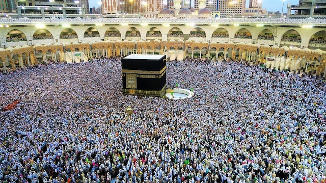 السعودية تمنع رحلات العمرة وزيارة المسجد النبوي مؤقتًا​